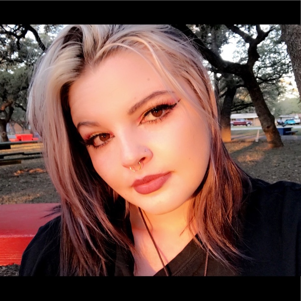 Meet your Posher, Destani